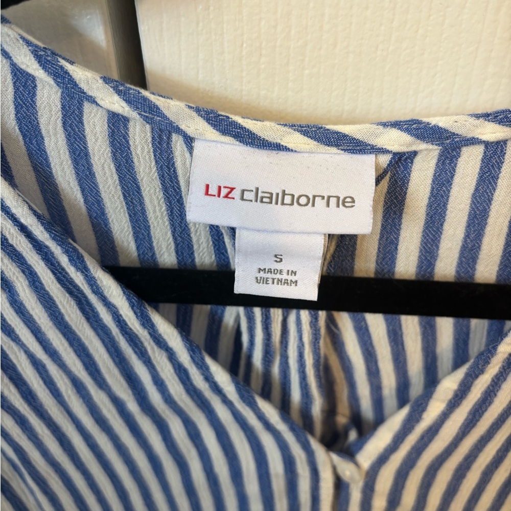 Liz Claiborne Women’s Blue and White Striped Button Up Shirt - Picture 2 of 6